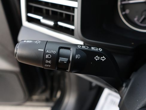 Used 2025 Mitsubishi Outlander SE FWD image 31