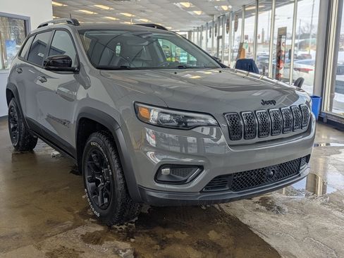 Used 2022 Jeep Cherokee Latitude w/ Sun & Sound Group image 8