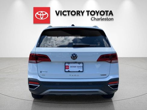 Used 2023 Volkswagen Taos SE AWD/4WD image 4