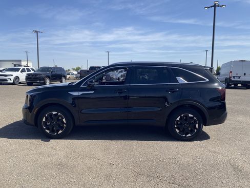 Certified 2025 Kia Sorento S w/ Panoramic Sunroof Package FWD image 3