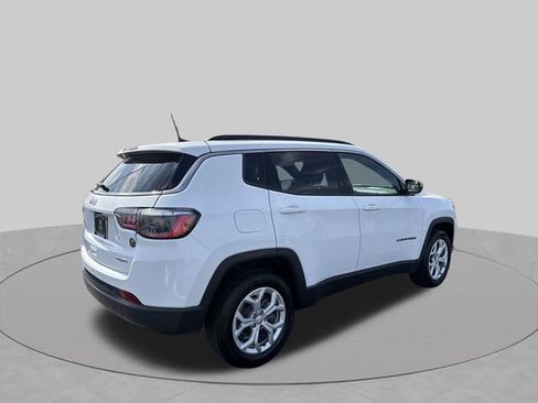 Used 2024 Jeep Compass Latitude AWD/4WD image 13