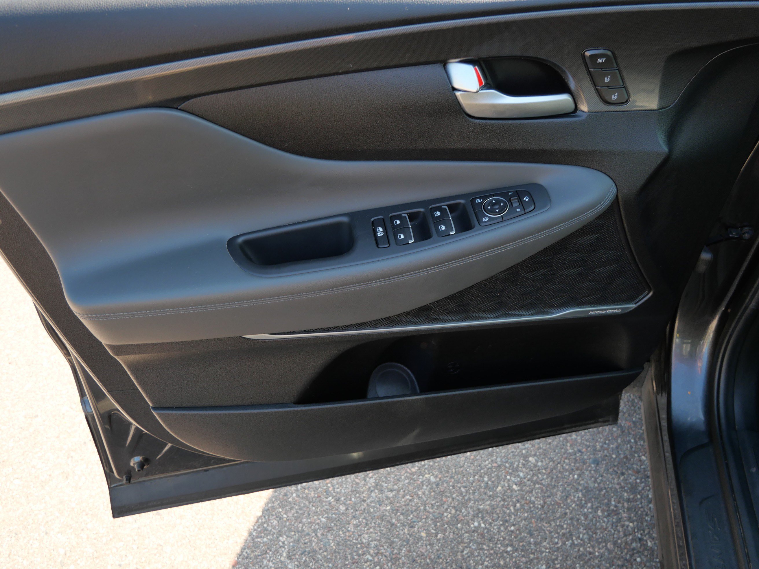 Used 2022 Hyundai Santa Fe Limited FWD image 19