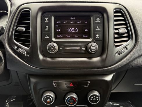 Used 2018 Jeep Compass Latitude FWD image 28