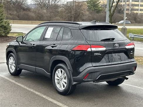 Used 2023 Toyota Corolla Cross LE image 32