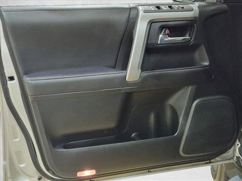 Used 2022 Toyota 4Runner SR5 Premium w/ Moonroof Package RWD image 8
