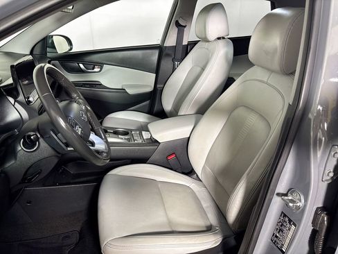 Used 2023 Hyundai Kona Limited image 11