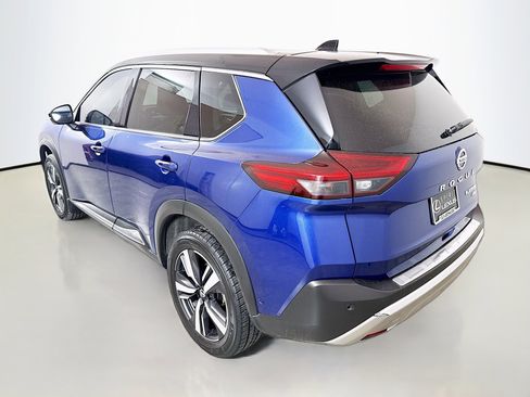 Used 2021 Nissan Rogue Platinum image 5