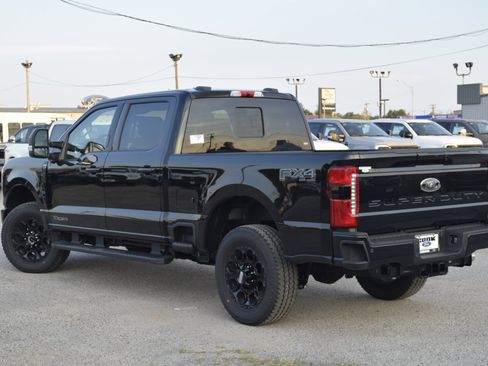 New 2026 Ford F250 Lariat w/ Black Appearance Package image 4