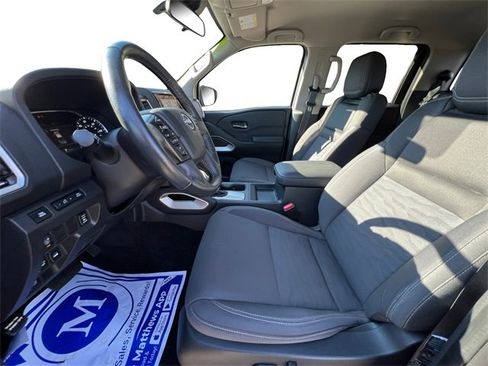 Used 2022 Nissan Frontier SV image 9
