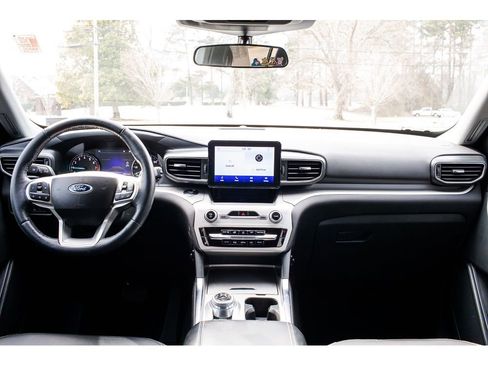 Used 2023 Ford Explorer XLT w/ Equipment Group 202A image 12