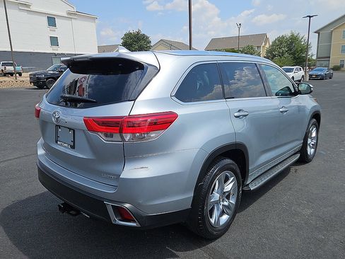 Used 2019 Toyota Highlander Limited FWD image 4