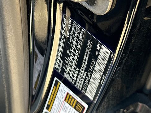 Used 2024 Mercedes-Benz GLC 300 4MATIC image 29