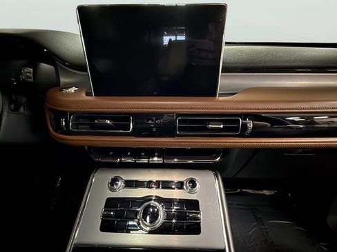 Used 2021 Lincoln Aviator Reserve w/ Equipment Group 210A image 15
