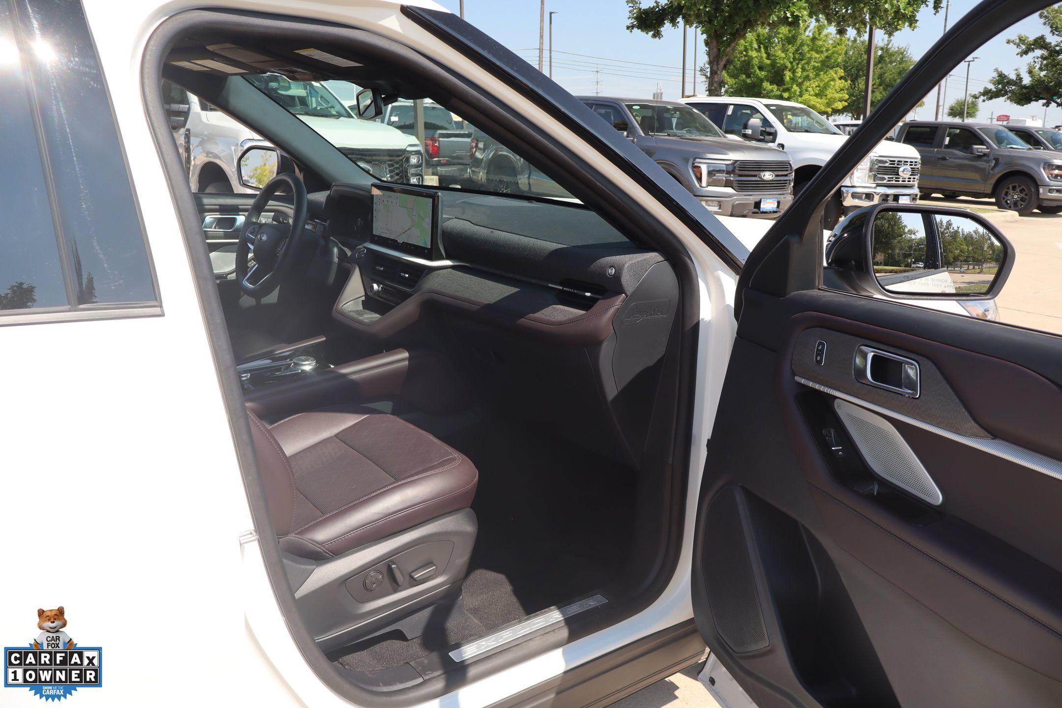 Certified 2025 Ford Explorer Platinum RWD image 32