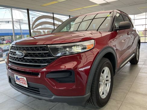 Used 2020 Ford Explorer XLT AWD/4WD image 3