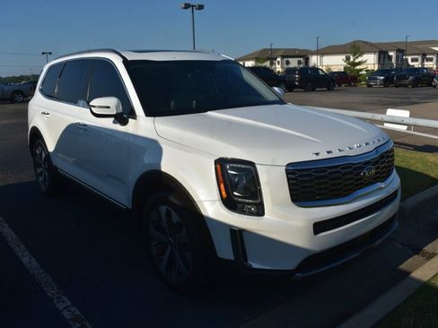 Used 2020 Kia Telluride S FWD image 2
