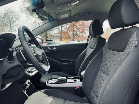 Used 2019 Hyundai Ioniq Electric image 10
