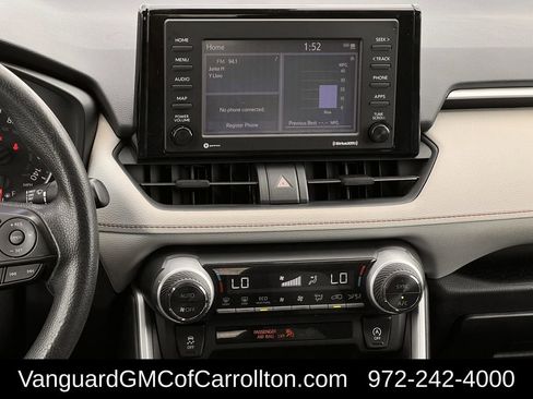 Used 2020 Toyota RAV4 XLE FWD image 17