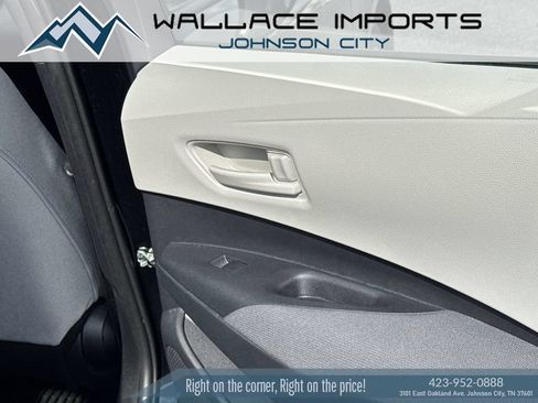 Used 2025 Toyota Corolla LE FWD image 38