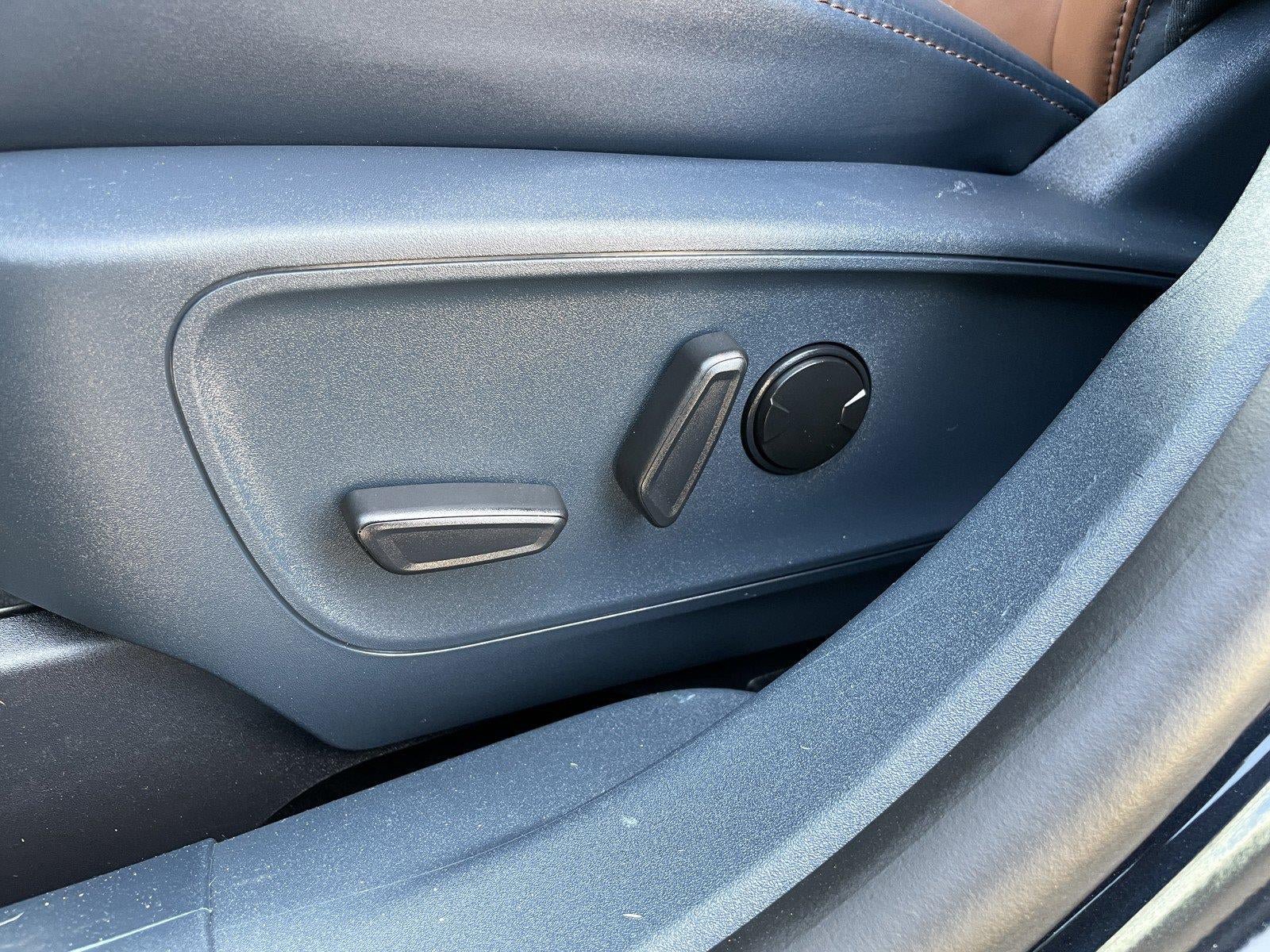 Used 2023 Ford Maverick Lariat w/ Lariat Luxury Package FWD image 16