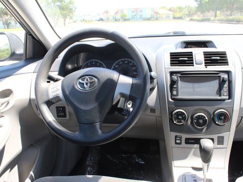 Used 2013 Toyota Corolla LE image 15