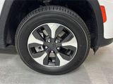 Used 2024 Jeep Grand Cherokee Limited 4xe image 2