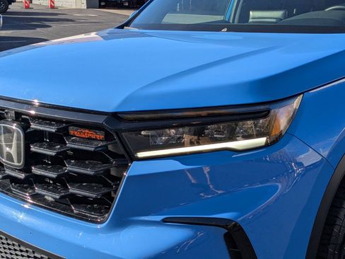 Used 2025 Honda Pilot TrailSport image 12