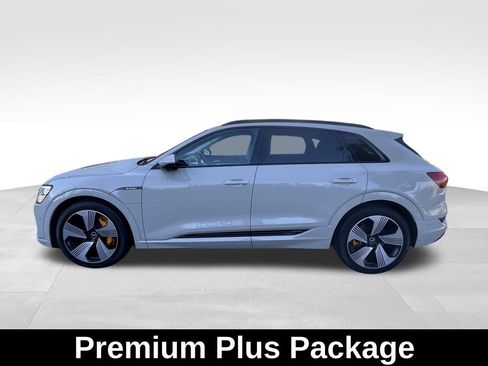 Used 2022 Audi e-tron Premium Plus w/ Premium Plus Package image 8