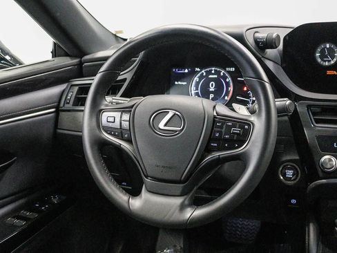 Used 2025 Lexus ES 350 w/ Accessory Package (Z1) FWD image 16
