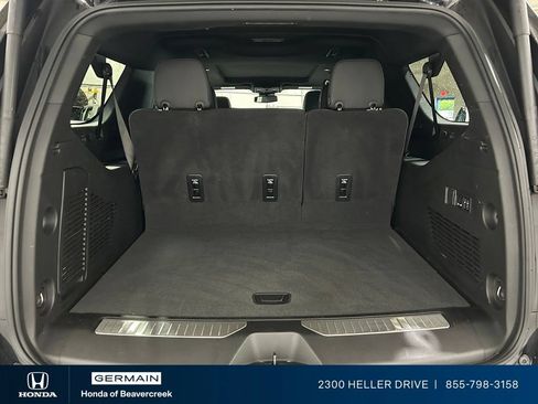 Used 2024 Chevrolet Suburban RST w/ Luxury Package AWD/4WD image 30