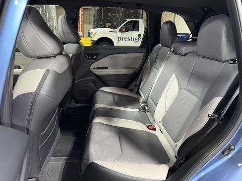 Used 2025 Subaru Forester Limited AWD/4WD image 17