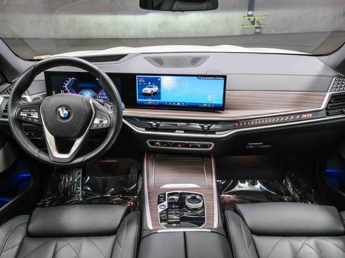 Used 2025 BMW X5 sDrive40i w/ Executive Package RWD image 15