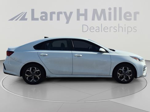 Used 2019 Kia Forte LXS FWD image 6