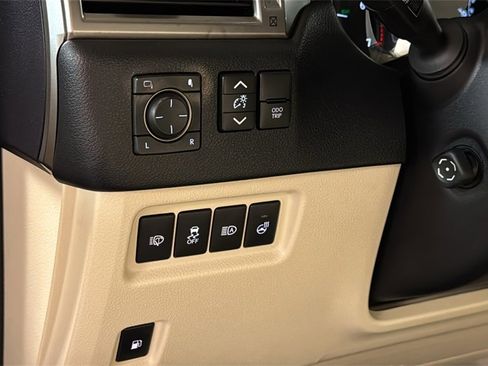 Certified 2023 Lexus GX 460 Premium w/ Premium Package image 29