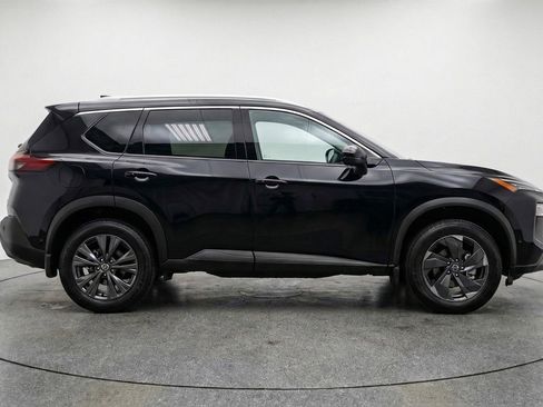 Used 2025 Nissan Rogue SV image 11