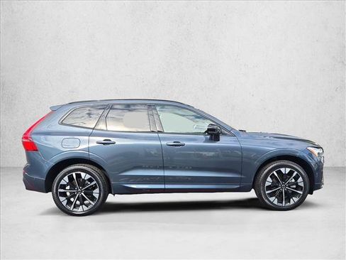 Used 2026 Volvo XC60 B5 Plus w/ Protection Package Premier AWD/4WD image 4