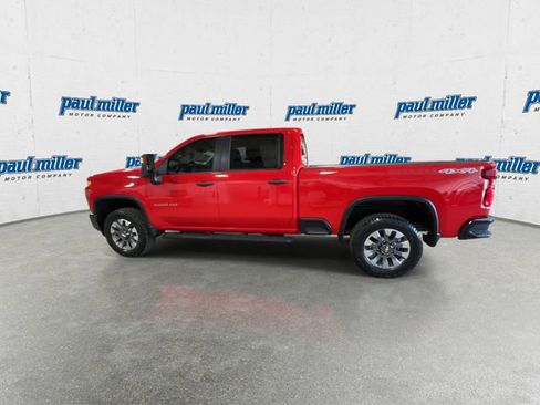 Used 2022 Chevrolet Silverado 2500 Custom w/ Custom Value Package AWD/4WD image 8