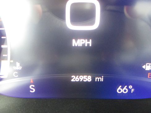 Used 2024 Chrysler Pacifica Limited FWD image 20