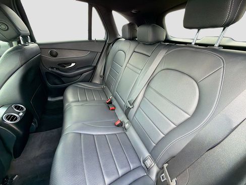 Used 2021 Mercedes-Benz GLC 300 image 21