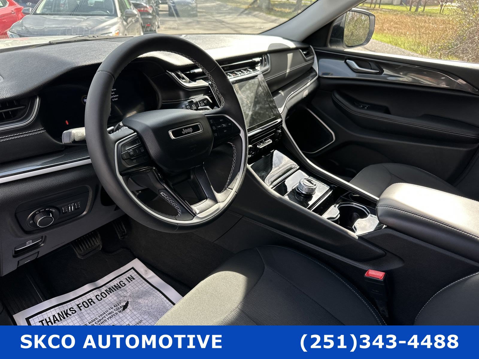 Used 2022 Jeep Grand Cherokee Laredo AWD/4WD image 20