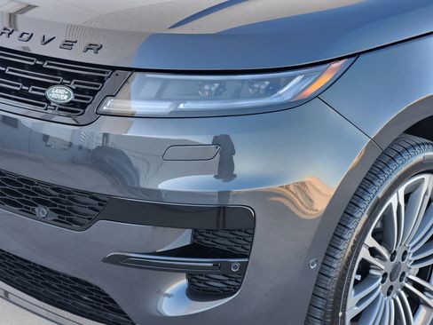 New 2026 Land Rover Range Rover Sport Dynamic SE image 9