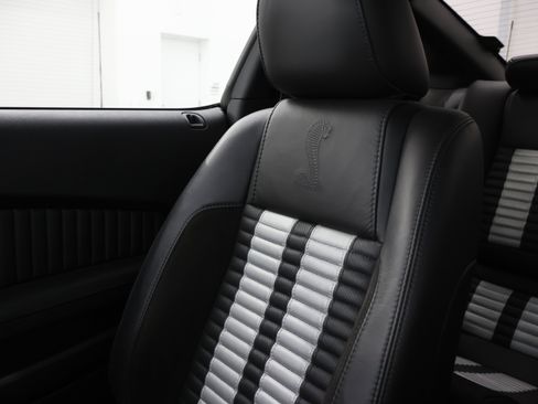 Used 2011 Ford Mustang Shelby GT500 RWD image 48