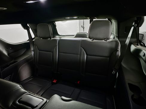 Used 2024 GMC Yukon SLT image 29