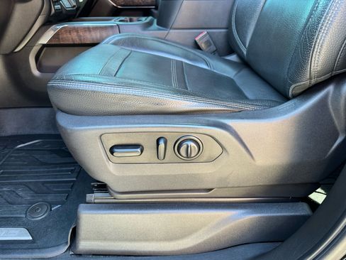 Used 2020 GMC Sierra 3500 Denali w/ Denali Ultimate Package image 28