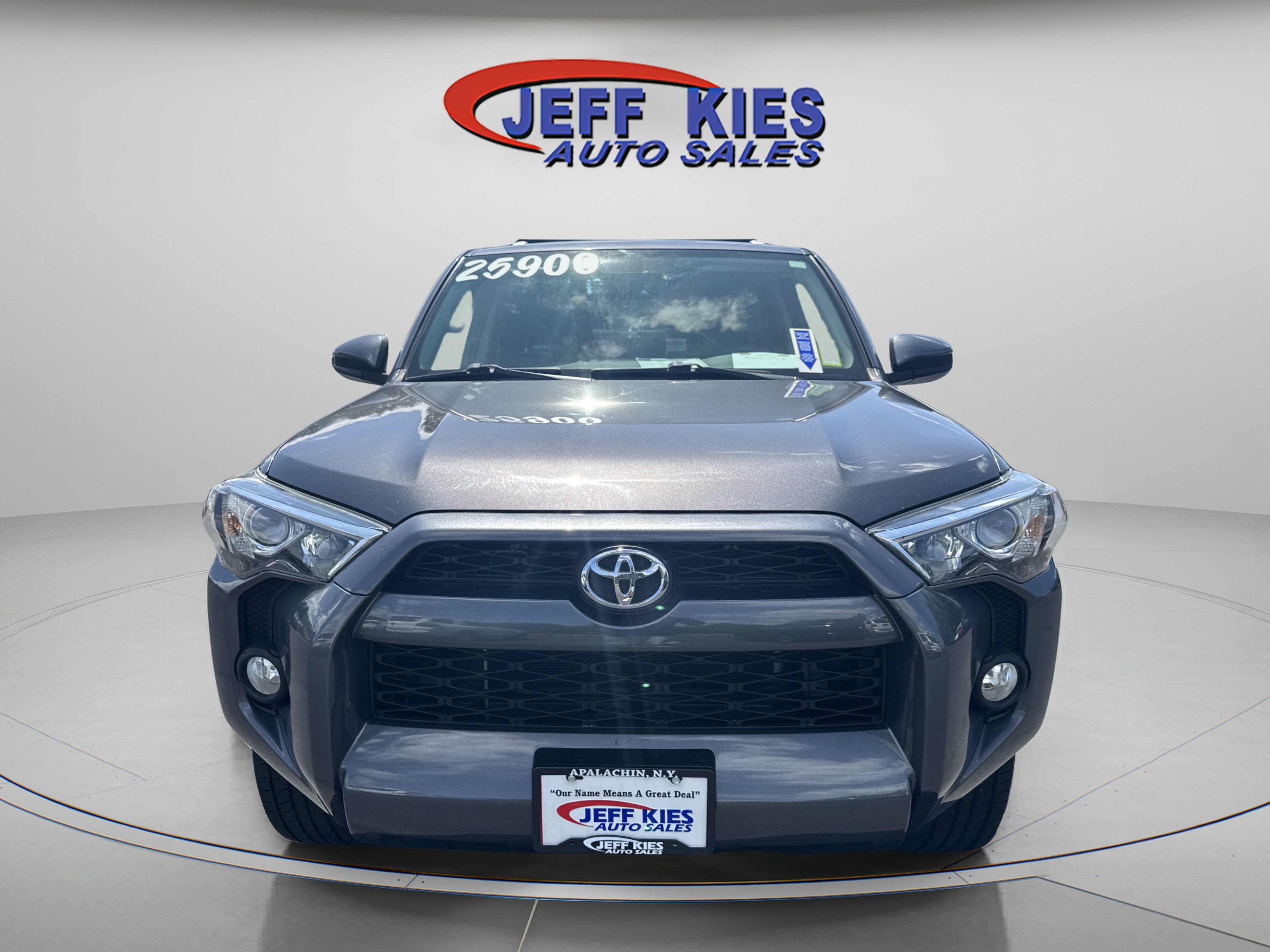 Used 2016 Toyota 4Runner SR5 AWD/4WD image 2