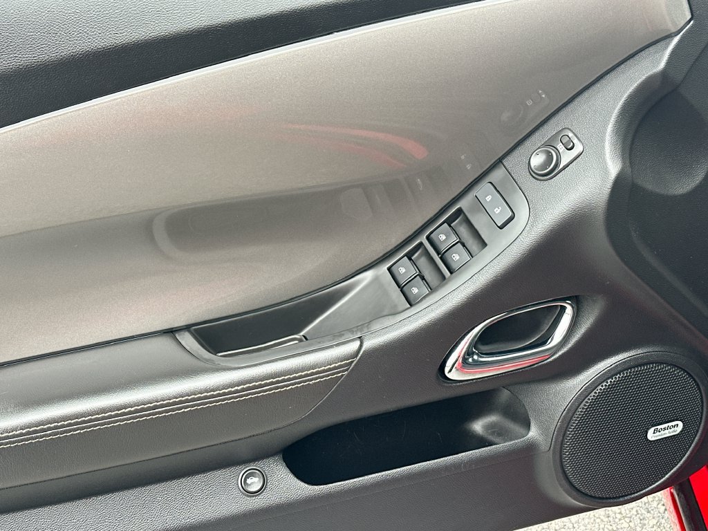 Used 2015 Chevrolet Camaro LT RWD image 20
