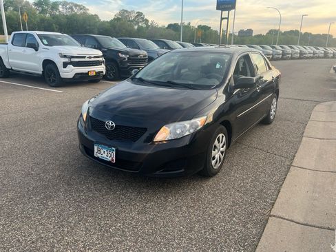 Used 2010 Toyota Corolla LE FWD image 2