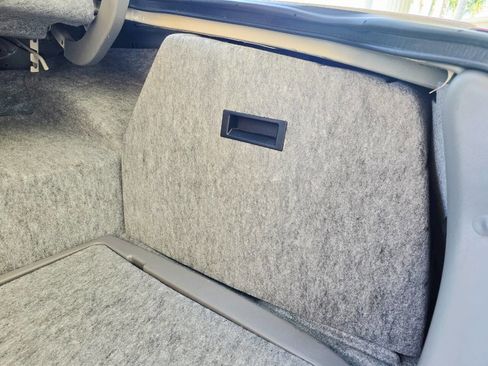 Used 2003 Lincoln Town Car Cartier image 77