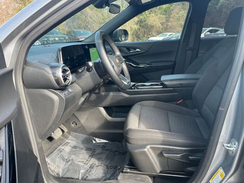 Used 2025 Chevrolet Equinox LT image 25