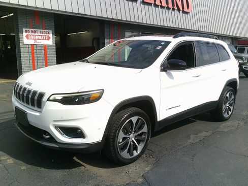 Used 2022 Jeep Cherokee Limited w/ Elite Package image 11